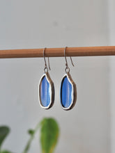 Load image into Gallery viewer, Earrings, rice shape, sake rice, Blue Earrings, sake, sake glass, Japanese sake, handmade, jewellery, stained glass, Tiffany method, 日本酒、日本酒ガラス、手作り、米の形、シドニー、ステンドグラス、イヤリング